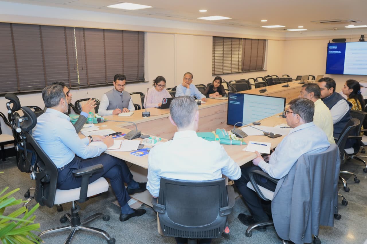 Professor Michael Greenstone, Milton Friedman Distinguished Service Professor in Economics at the University of Chicago, visited the Maharashtra Pollution Control Board (MPCB) and held an engaging and insightful discussion with the Hon’ble Chairman and the Member Secretary.